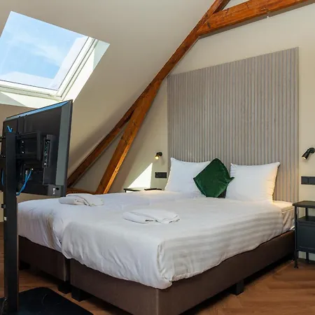 Hotel Twenty-Three Amsterdam Airport-2